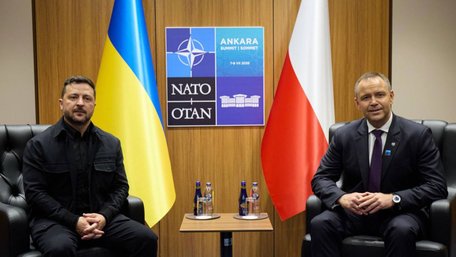 Володимир Зеленський зустрівся з Каролем Навроцьким після конфлікту щодо вшанування УПА 