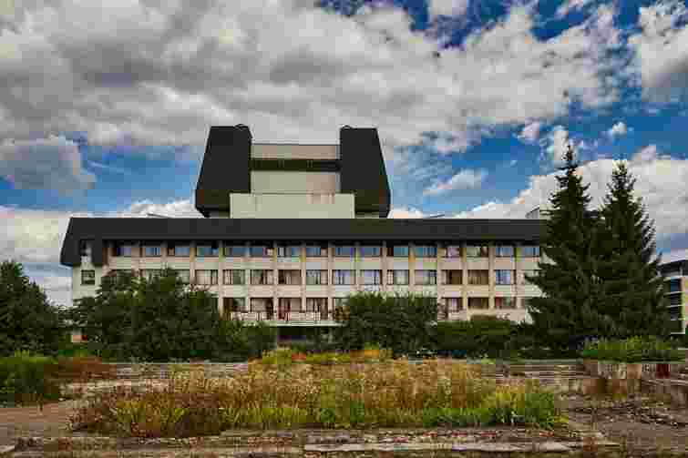 Суд виніс вирок ветерану за стрілянину по театру в Ужгороді