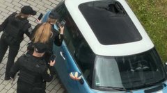 У дворі львівської багатоповерхівки застрелився чоловік