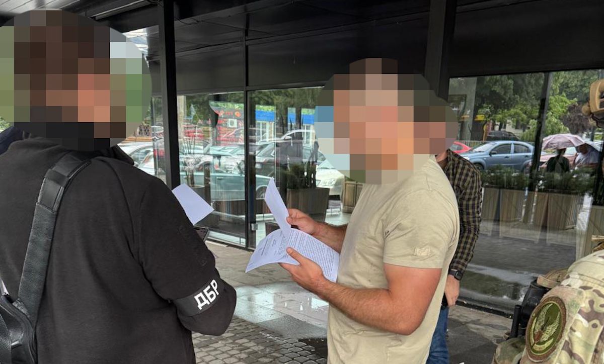 Суд у Києві арештував ексбійця «Скелі», підозрюваного у побитті капелана та підполковника