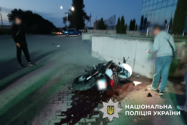 Внаслідок ДТП на Буковині загинув 19-річний водій мотоцикла