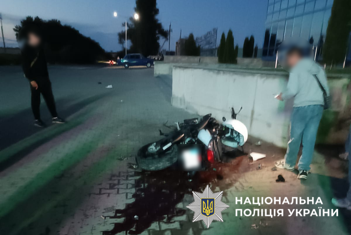 Внаслідок ДТП на Буковині загинув 19-річний водій мотоцикла