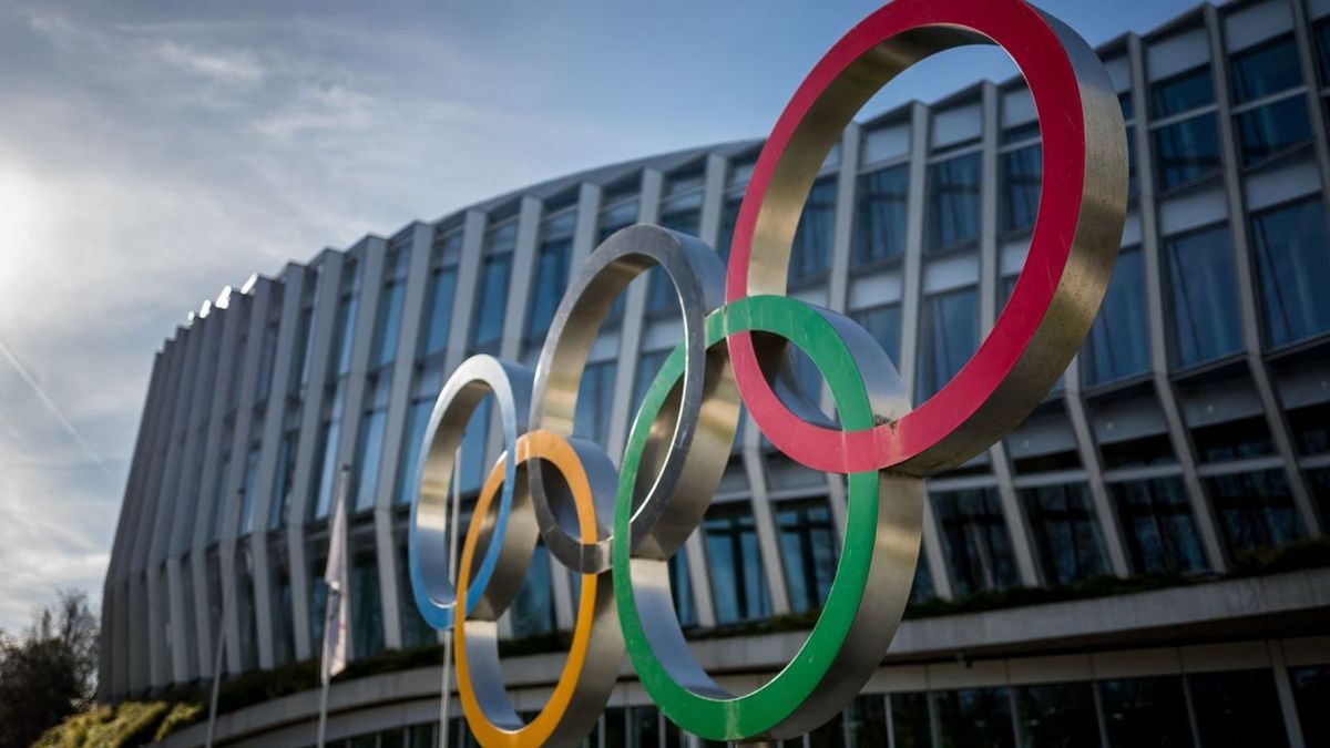 Девʼять країн Євросоюзу вимагають позбавити МОК фінансування через допуск росіян до змагань