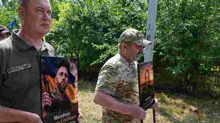 На Київщині поховали братів Мосейчуків, у вбивстві яких підозрюють військових 155-ї ОМБр