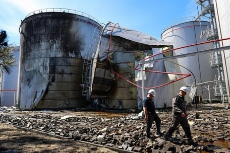 25 тис. тонн олії втрачено: Росія втретє за чотири дні вдарила по терміналу Kernel

