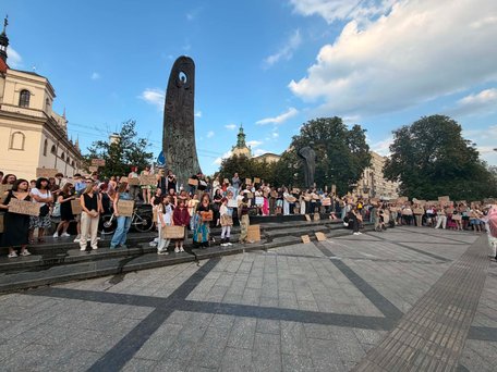 У центрі Львова вдруге за день проходить акція на підтримку Михайла Федорова