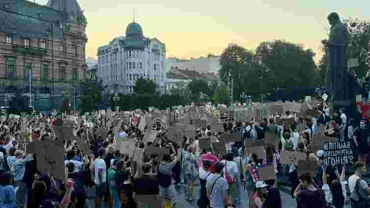 Другий день протесту проти звільнення Федорова у Львові зібрав ще більше учасників