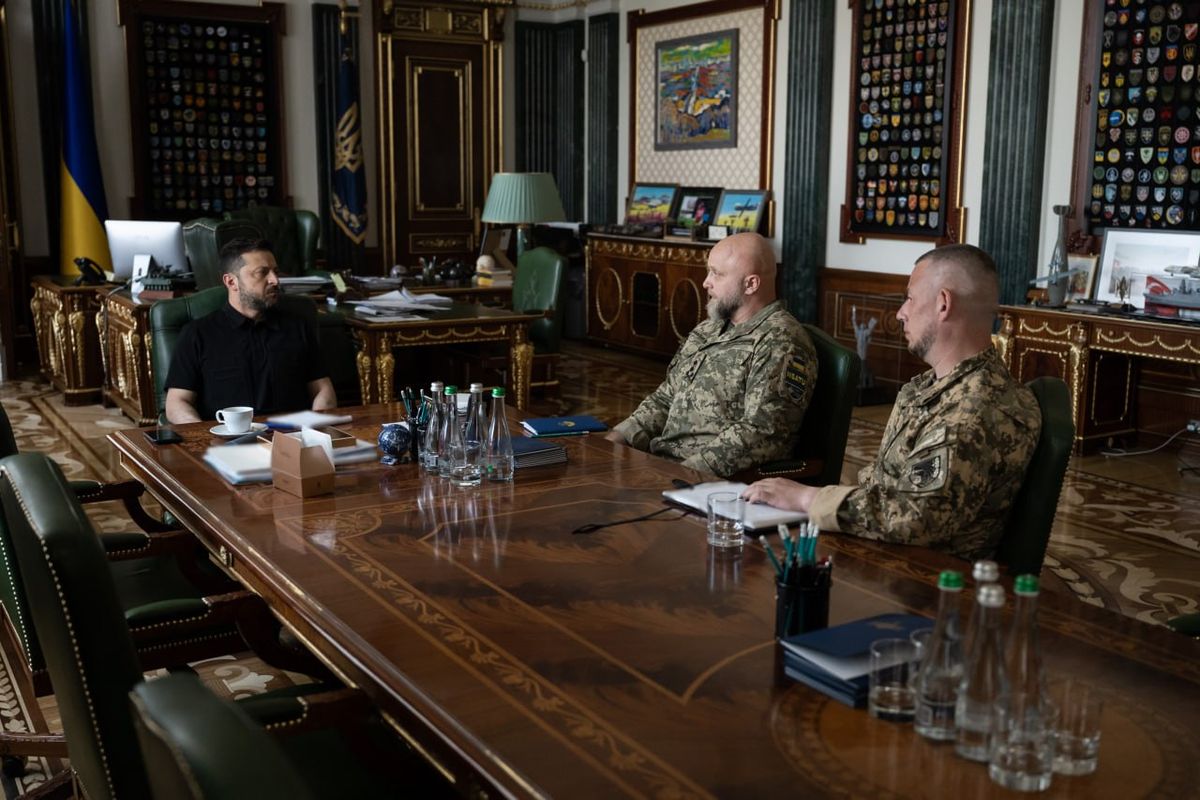 Володимир Зеленський провів ще одну нараду з військовими командирами