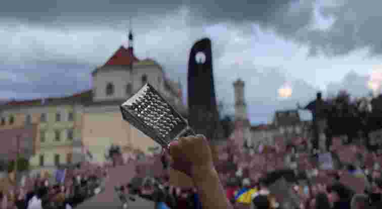 Львів'яни четвертий день поспіль вийшли на мітинг пітримки Михайла Федорова