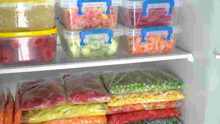 Не всі ємності однаково хороші: у чому найкраще заморожувати продукти