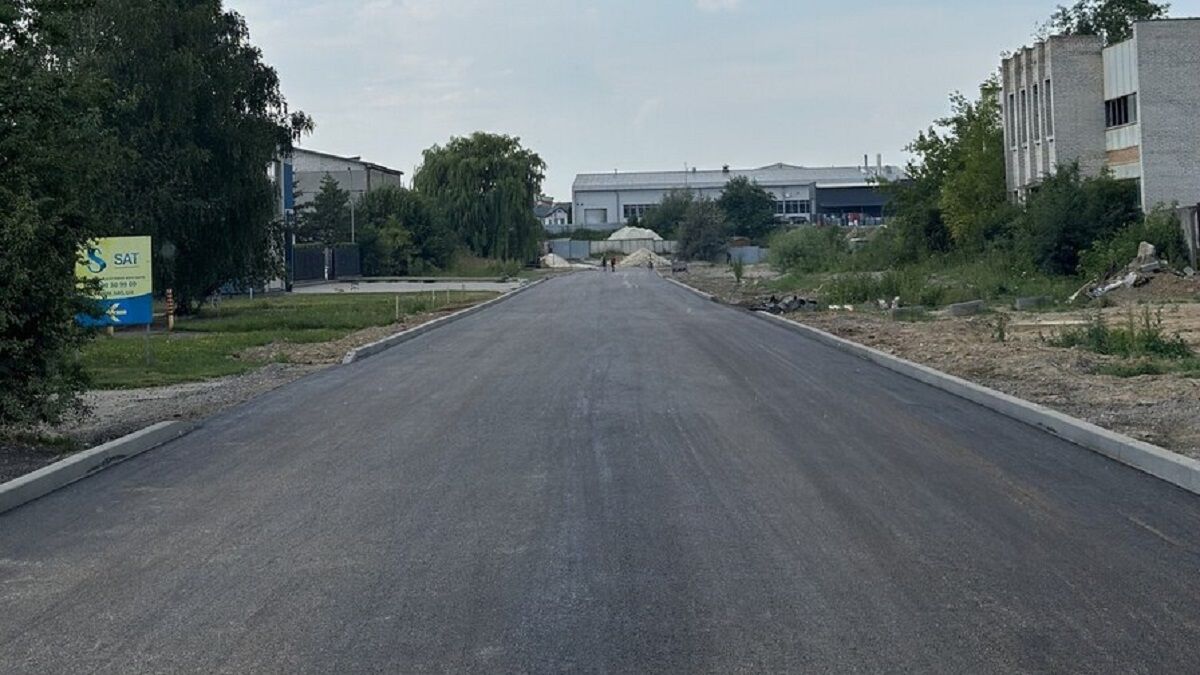 У Львові заасфальтували і відкрили для проїзду вул. Конюшинну