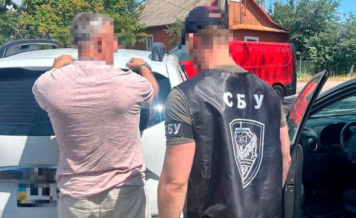 Двоє рівненських лікарів оформляли чоловікам інвалідність за 2500 доларів хабаря