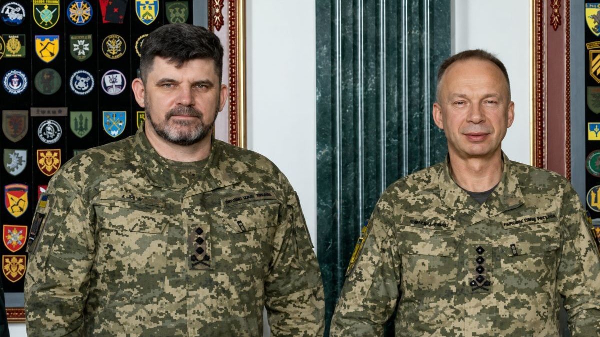 Журналісти з'ясували, чим займатимуться Сирський та Гнатов після відставки
