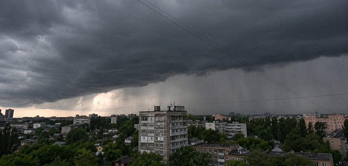 У Львові оголосили штормове попередження через грози, шквали та град