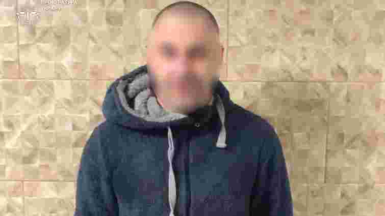 Закарпатець побиттям і погрозами змусив далекобійника відвезти його до кордону