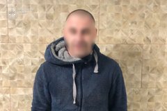 Закарпатець побиттям і погрозами змусив далекобійника відвести його до кордону