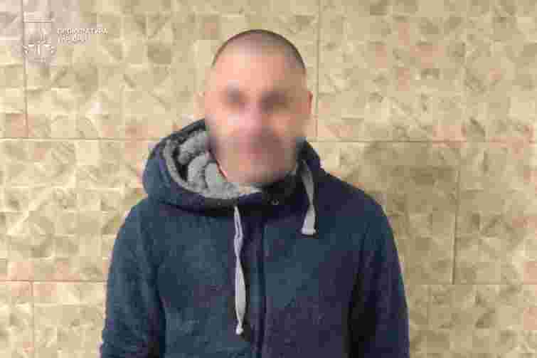 Закарпатець побиттям і погрозами змусив далекобійника відвести його до кордону