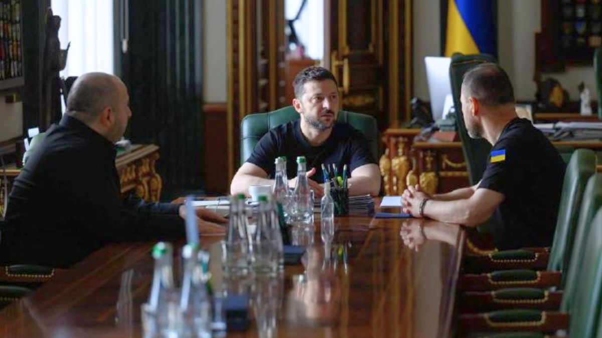 Володимир Зеленський залишив Рустема Умєрова у складі РНБО