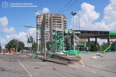 Росіяни керованими авіабомбами атакували коледж та АЗС у Запоріжжі, є загиблий та поранені
