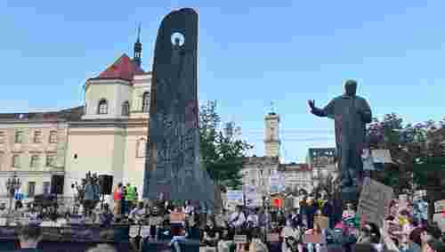 Учасники мітингу на підтримку Михайла Федорова пройшли ходою центром Львова