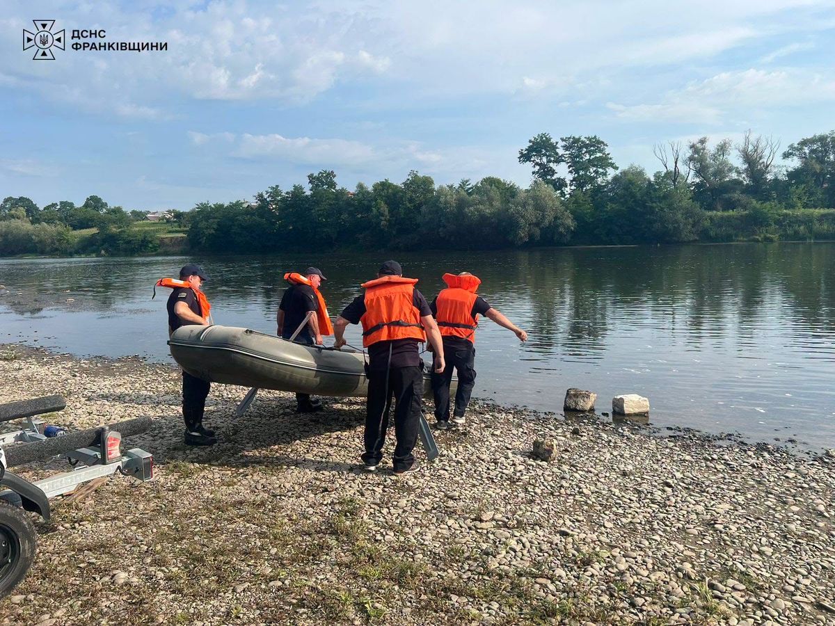 Рятувальники дістали з Дністра тіло зниклого три дні тому тернополянина 