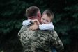 Як підтримати дитину, якщо тато на війні: пояснення психологині