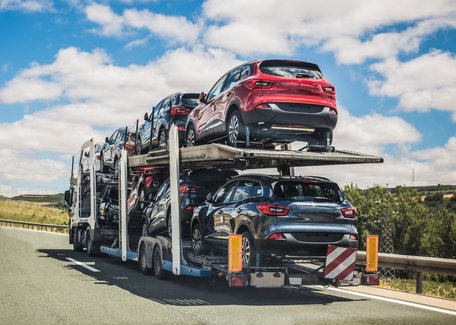 Українці ввезли з-за кордону 169 тис. авто: які машини купували найчастіше