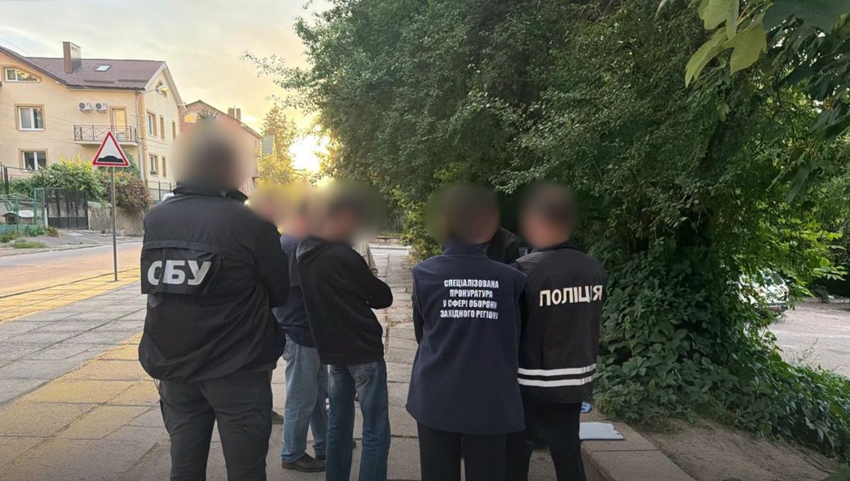 Посадовця оборонного підприємства у Львові затримали за продаж бронювання від мобілізації