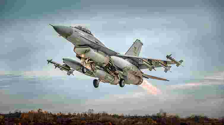 Під час відбиття російської атаки розбився винищувач F-16 