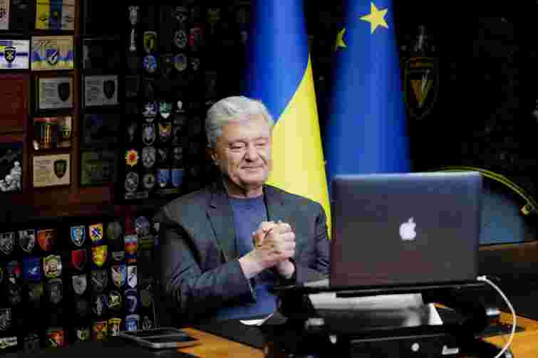 Петро Порошенко став лідером за доходами серед чинних народних депутатів