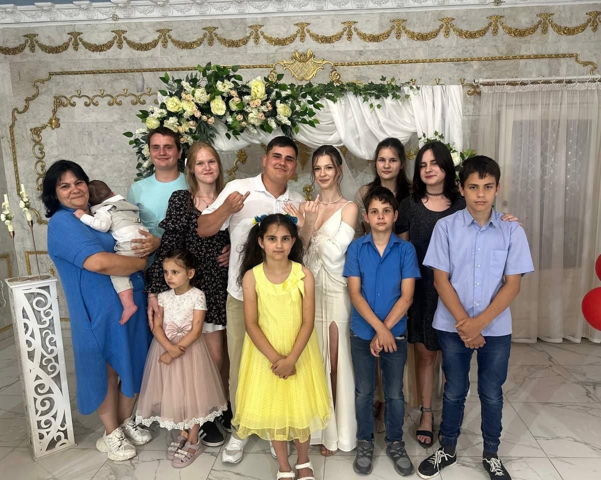 Росіяни вдарили по будинку багатодітної родини Воронових