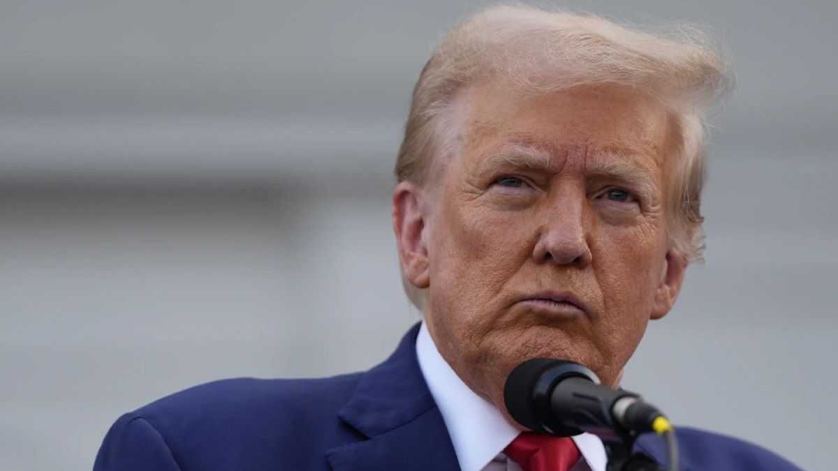 Трамп засумнівався у дозволі на виробництво ракет до ЗРК Patriot в Україні