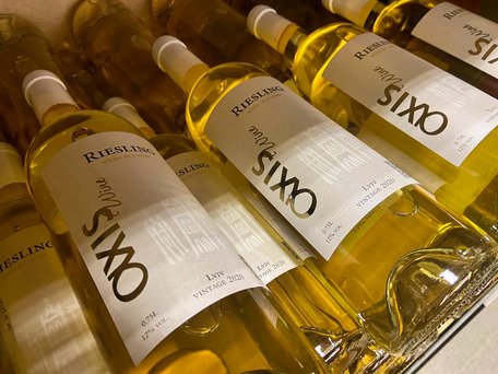 «Нічого не залишилося»: засновники львівської виноробні Axis Wine показали знищене виробництво