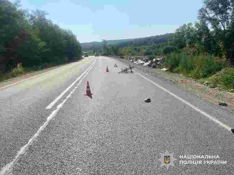 Водійка Škoda на смерть збила велосипедиста біля Мукачева