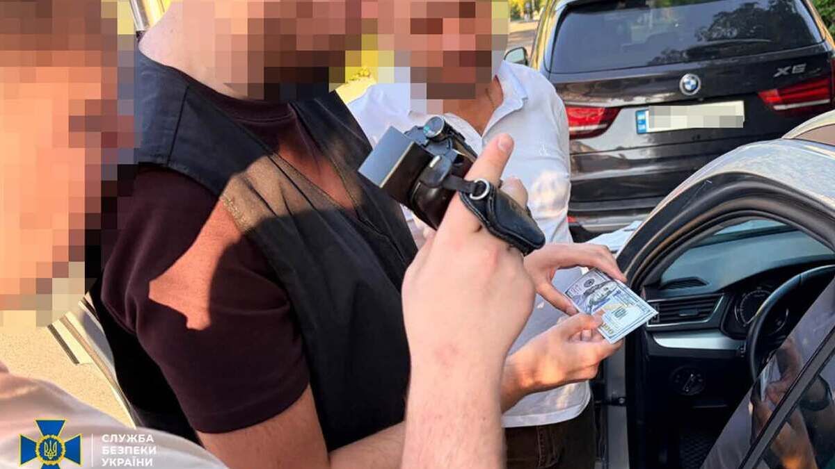 Мешканець Львівщини за 1300 доларів обіцяв військовозобов’язаним вступ до держколеджу