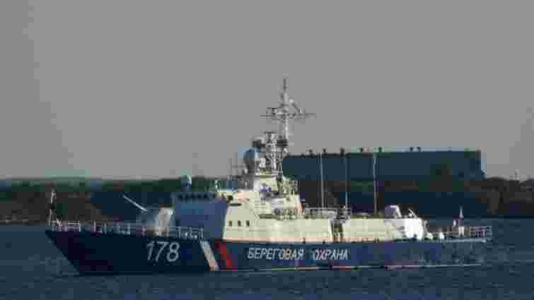 Українські дрони атакували два кораблі берегової охорони ФСБ у Керчі