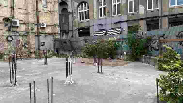 У Львові на вул. Нижанківського планують облаштувати укриття та парковку
