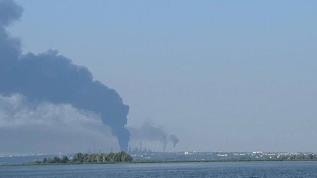 Дрони атакували два російських НПЗ, на підприємствах спалахнули пожежі