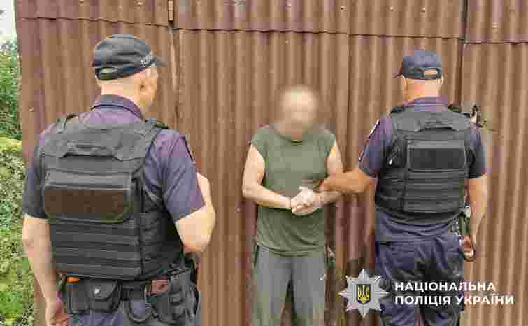 Після 11 днів розшуку на Буковині затримали чоловіка, який влаштував стрілянину по поліцейських