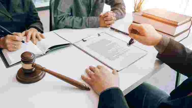 Нотаріуси перевірятимуть продавців нерухомості у реєстрі боржників: деталі нового закону