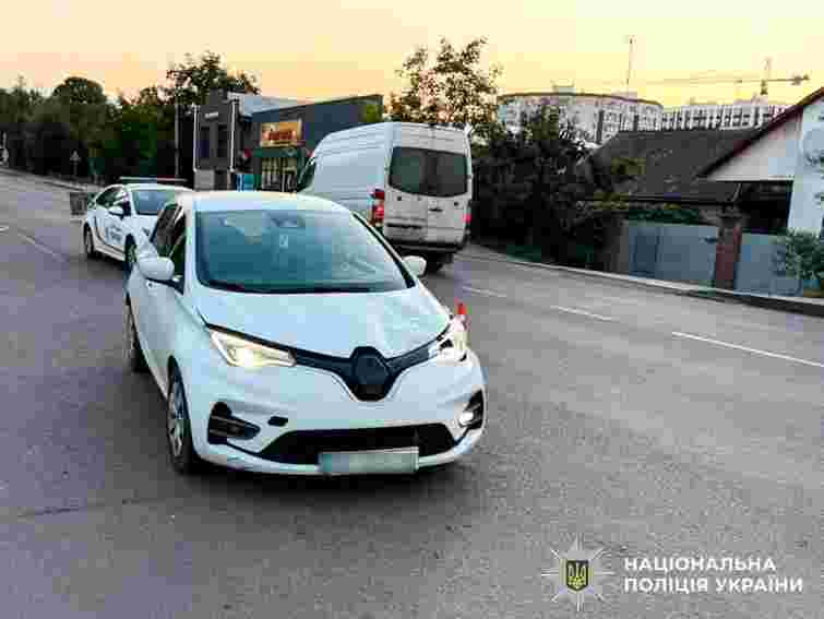 Водійка Renault на смерть збила пішохода у Дубні, який перебігав дорогу