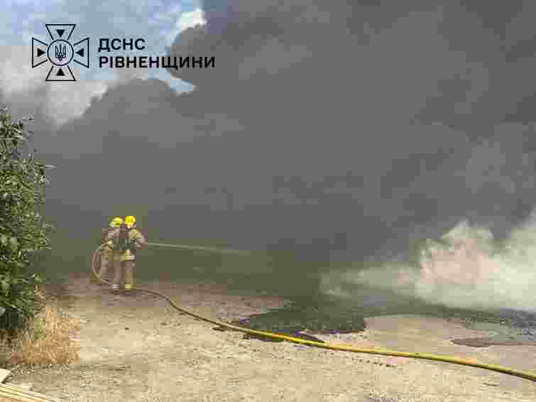 Після двох вибухів на Рівненщині загорілося підприємство з виробництва пінопласту