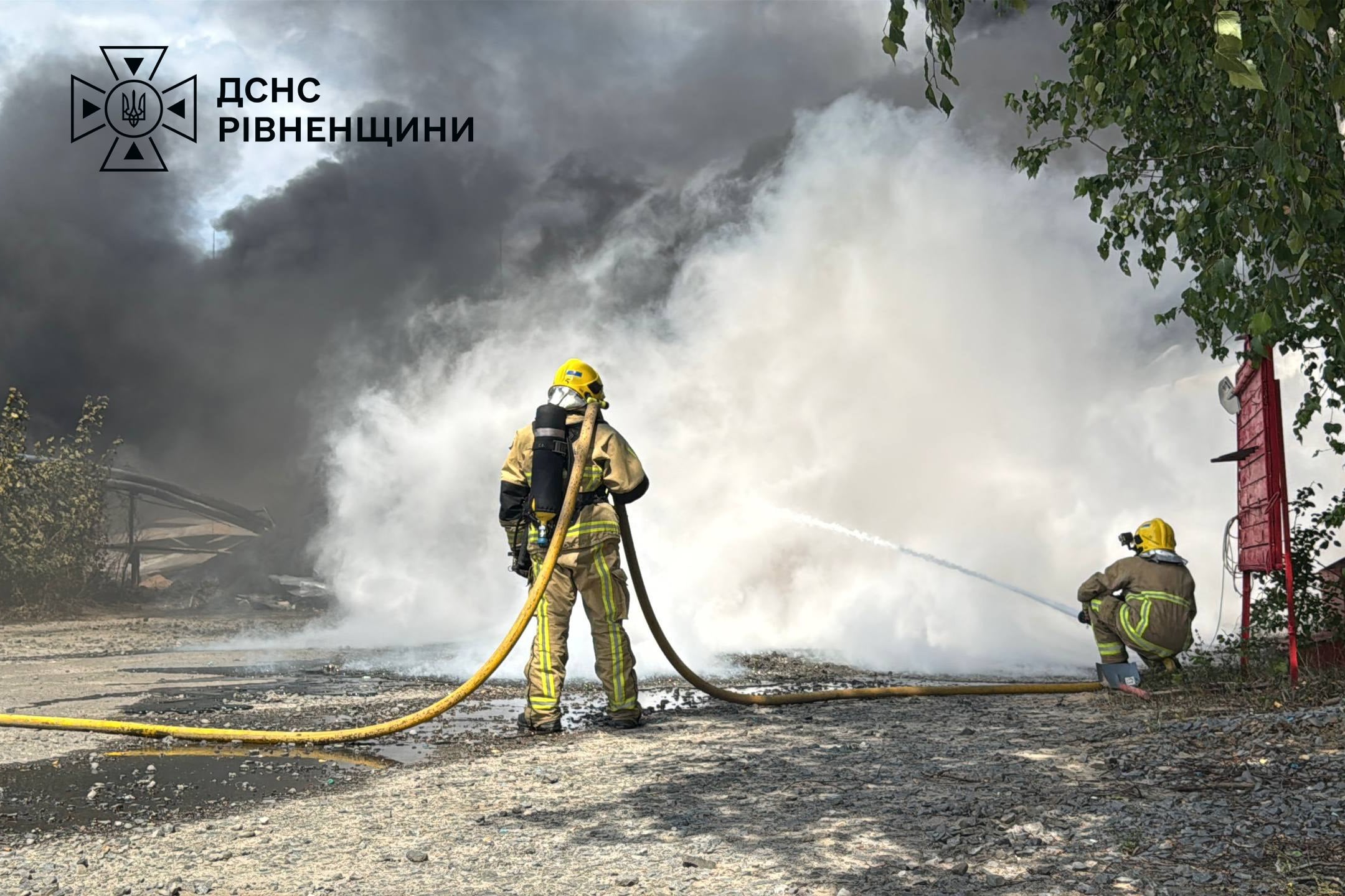 Ліквідація пожежі у Варковичах (фото рятувальників)