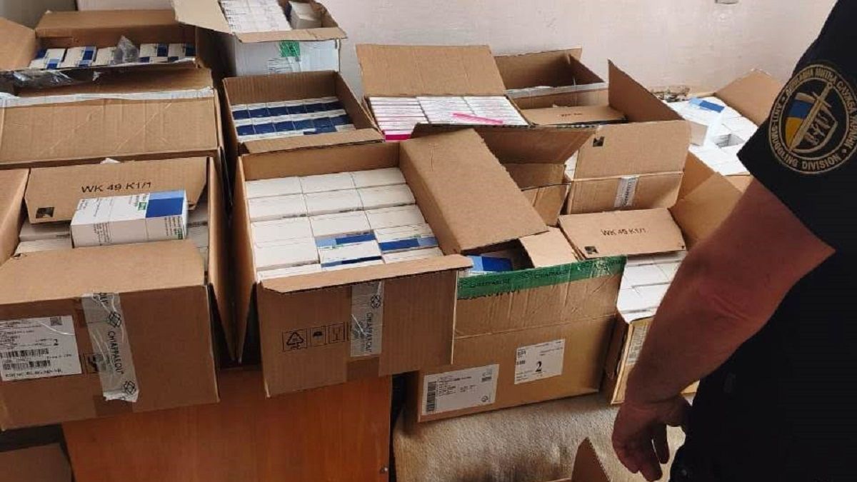 Директор благодійного фонду намагався незаконно ввезти на Закарпаття партію ліків 