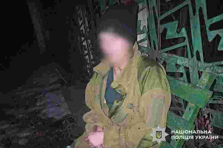Мешканка Хмельниччини влаштувала самосуд над 12-річним сином та його друзями