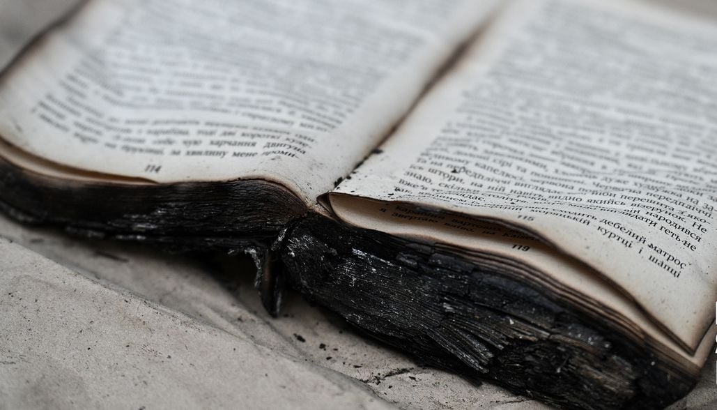 Книжки зі знищеного росіянами складу можна було придбати за донат