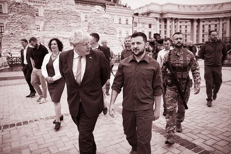 Російська байка про Джонсона, який зірвав мир