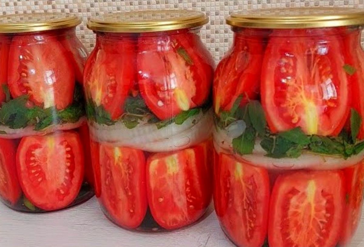 Мариновані помідори половинками. Рецепт дня