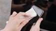 Ніколи не протирайте цим екран телефону: 5 найгірших варіантів