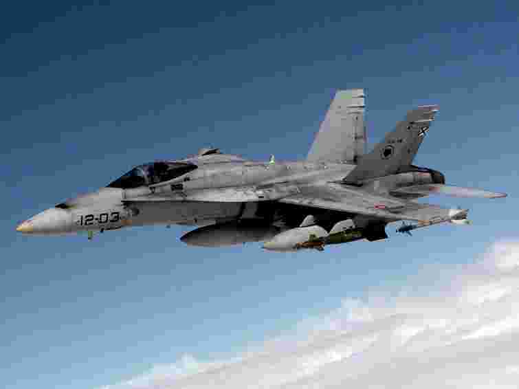 Винищувач F-18 збив невідомий дрон над Румунією